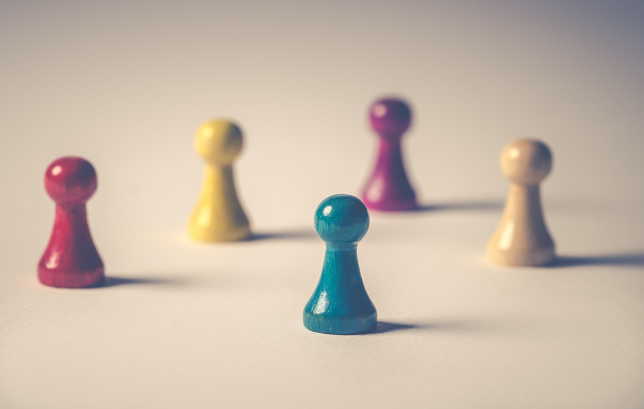 découvrez le jeu emblématique monopoly, où stratégie et chance se rencontrent pour acheter, échanger et devenir le maître de la ville. parfait pour des soirées en famille ou entre amis, plongez dans l'univers fascinant de la négociation et de l'immobilier !