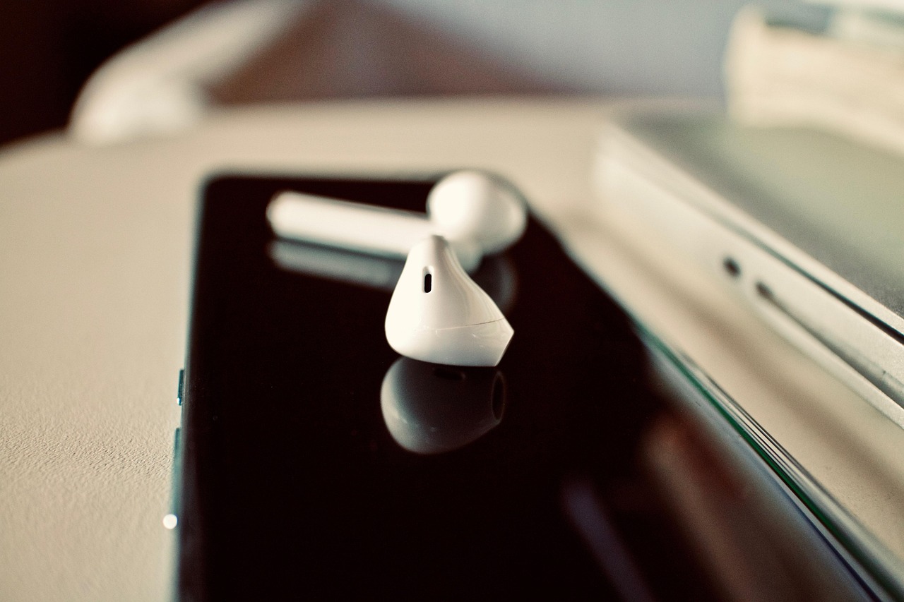 découvrez nos écouteurs sans fil offrant un son de haute qualité, un confort optimal et une liberté totale de mouvement pour une expérience audio exceptionnelle.